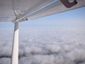 ULM - Vue aérienne au dessus des nuages